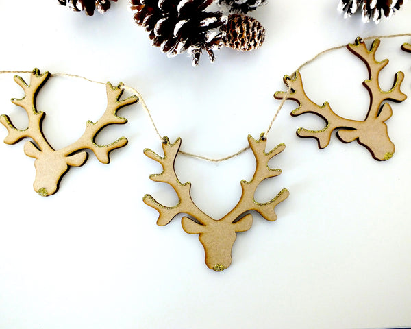 Wooden Stag Bunting - Hanging Christmas Garland Decoration Close 3